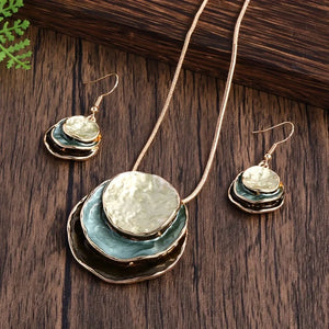 Layered Necklace & Earrings Set – Elegant